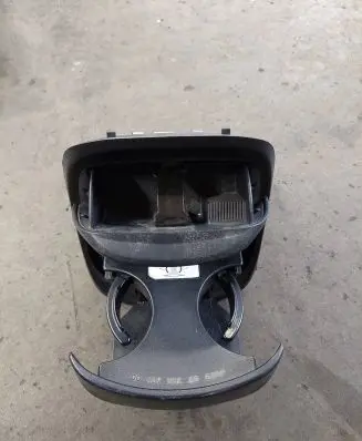 KIA Sportage Cup holder back 