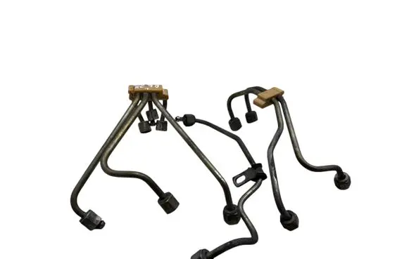 Fuel injector supply line/pipe
