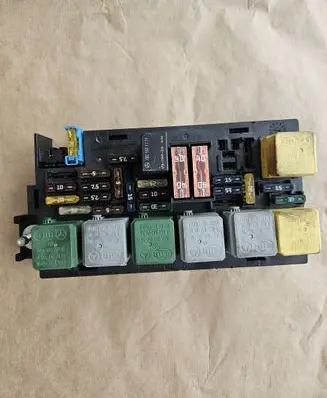 Mercedes-Benz GL X164 Fuse module 119120121 PA66GF14