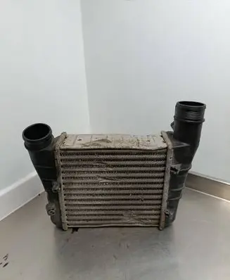 Audi A4 S4 B7 8E 8H Intercooler radiator 8E0145805A