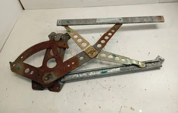 Saab 900 Front door manual window regulator 8274037