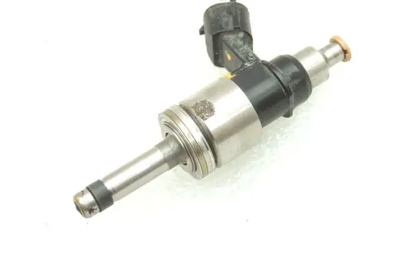 Toyota Yaris XP210 Fuel injector 232092401001