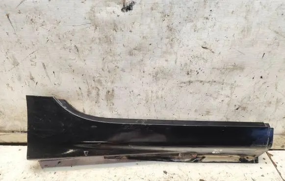 Cadillac CTS Side skirt rear trim 