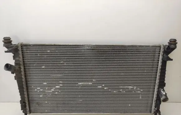 Ford C-MAX I Coolant radiator 3M5H8005RK