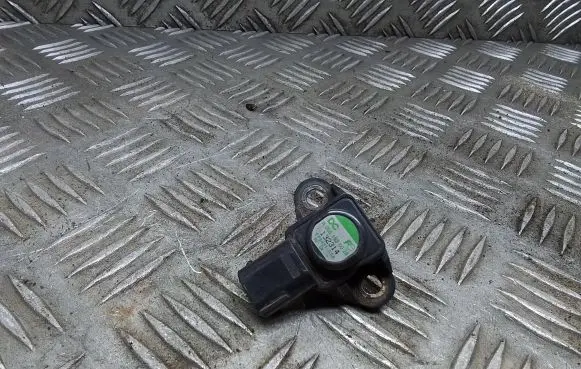 Mercedes-Benz E W211 Air pressure sensor A0051535028