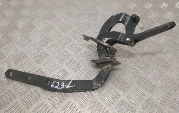 Volvo V70 Tailgate/trunk/boot hinge 8643157