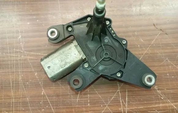 Renault Modus Rear window wiper motor 8200313354