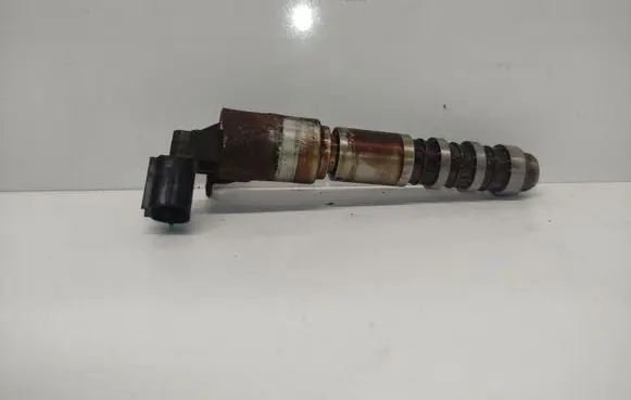 Chevrolet Camaro Camshaft vanos timing valve 12636175