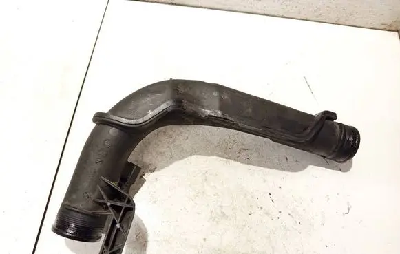 Volkswagen PASSAT B7 Intercooler hose/pipe 1K0145770AE