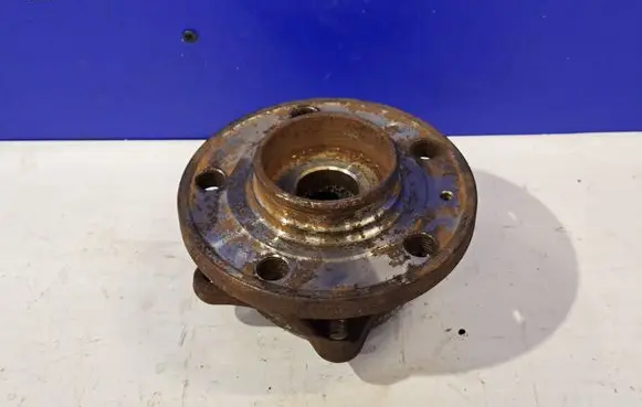 Volvo S60 Front wheel hub 31329980