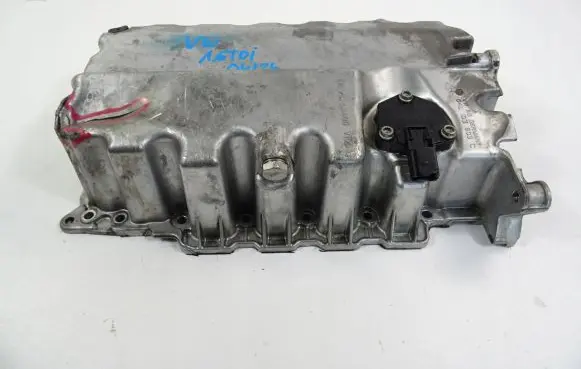 Volkswagen Golf VII Oil sump V0LKSWAGEN