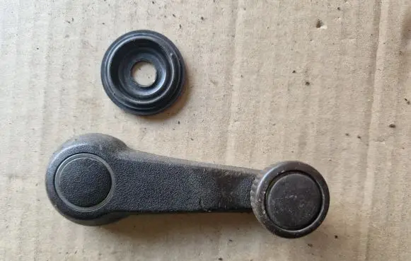 Volkswagen Caddy Front door window winding handle 111837579B 111837595A