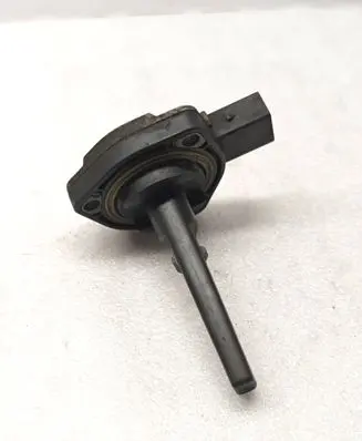 BMW 5 E60 E61 Oil level sensor 7508003 6PV00786802