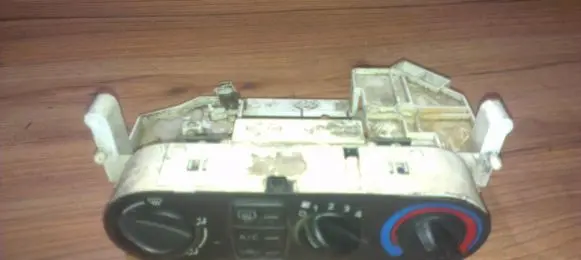 Nissan Almera N16 Climate control unit