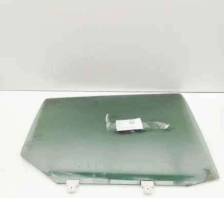 Mitsubishi L200 Rear door window glass 5736A554 43R009649