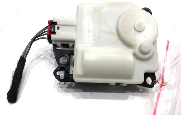 Ford Ecosport Air flap motor/actuator AV1119E616HA