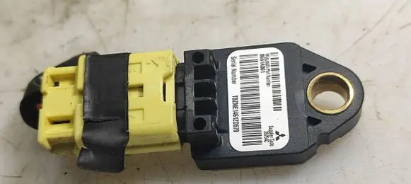 Mitsubishi Outlander Airbag deployment crash/impact sensor 8651A001 39754C TBMM1401ZD579