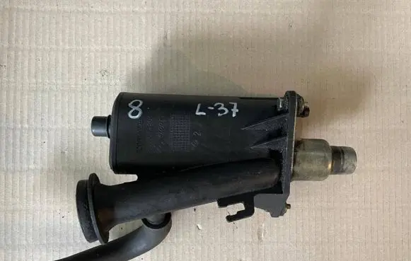 Renault Megane I Breather/breather pipe/hose 8200040575 PA66GF30