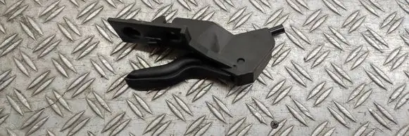 Opel Corsa D Engine bonnet (hood) release handle 13186909 511697042