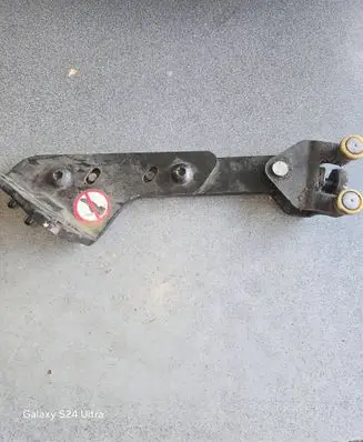 Peugeot Expert Sliding door lower roller guide/hinge 98080758D