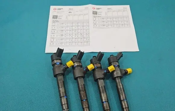 Opel Vectra C Fuel injectors set 0445110165 IMPRK1551585