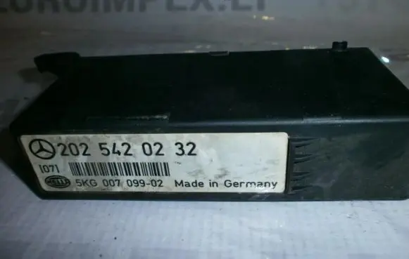 Mercedes-Benz C W202 Comfort/convenience module 2025420232 5KG00709902