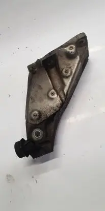 BMW X5 E70 Engine mounting bracket 6772680