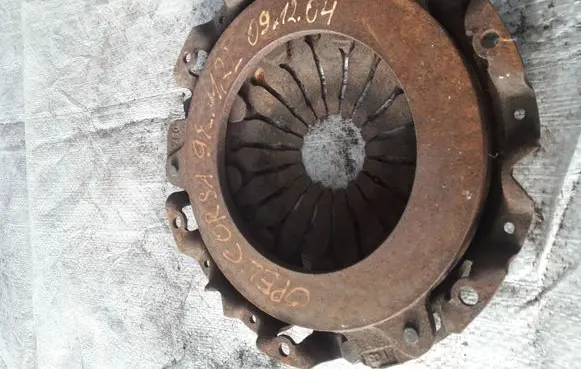 Opel Corsa B Pressure plate 