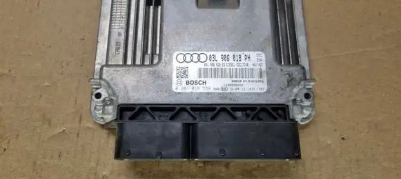 Audi Q3 8U Engine control unit/module 03L906018PH 03L906018ES 018559