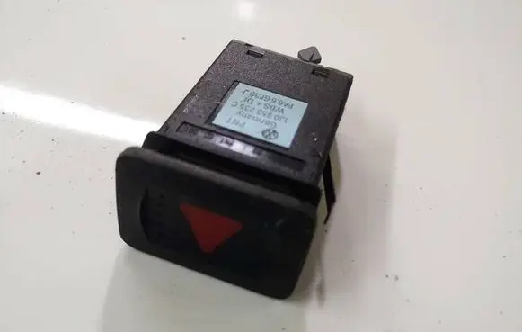 Volkswagen Golf IV Hazard light switch 1j0953235c