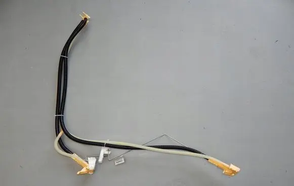 Volkswagen Touareg II Fuel line/pipe/hose 