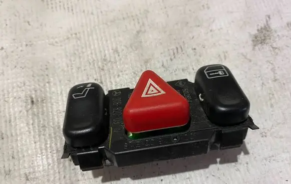Mercedes-Benz E W210 Hazard light switch 2088200310 A2088200310