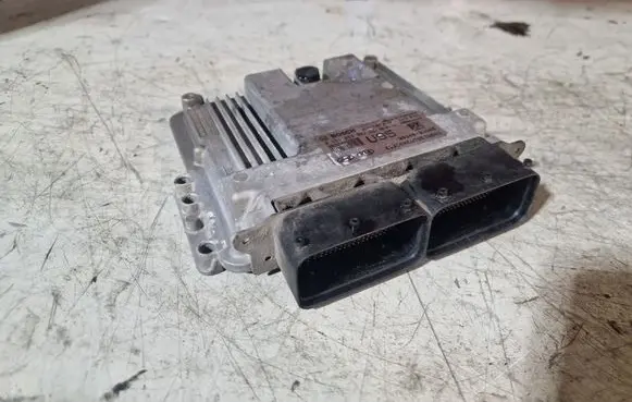KIA Ceed Engine control unit/module 0281033002