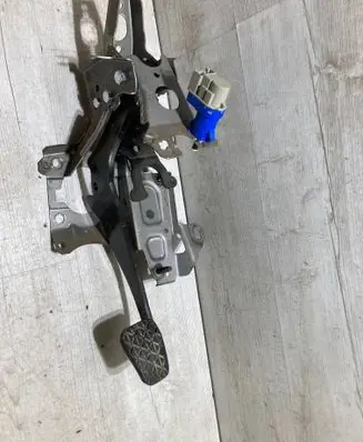 Ford Fiesta Brake pedal 8V512450eb