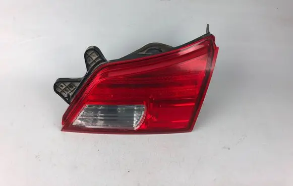 Tailgate rear/tail lights