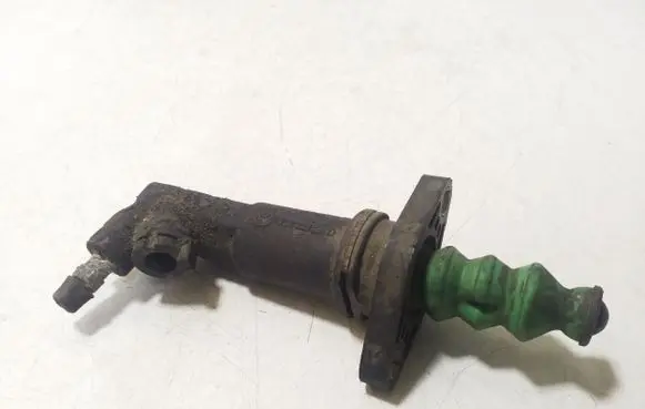 Clutch slave cylinder