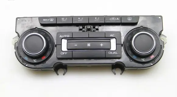 Skoda Octavia Mk2 (1Z) Air conditioner control unit module 3T0907044BK