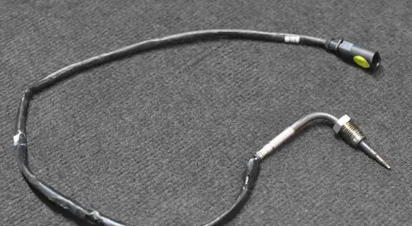 Volkswagen PASSAT B8 Oil temperature sensor 