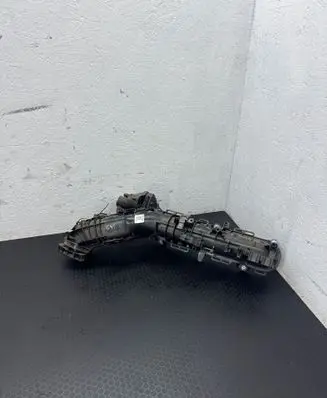 BMW 5 G30 G31 G38 Intake manifold 8513655 8570791