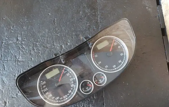 Volkswagen PASSAT B5.5 Speedometer (instrument cluster) 3B0920825 091100065604