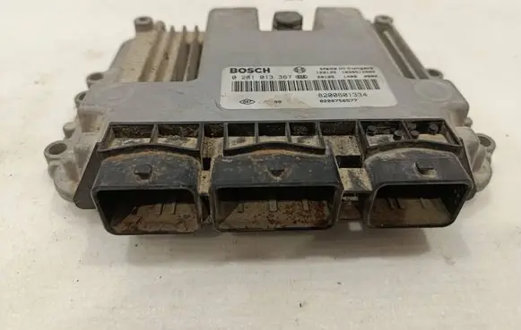 Renault Scenic II - Grand scenic II Engine control unit/module 0281013367 8200601334 8200756577