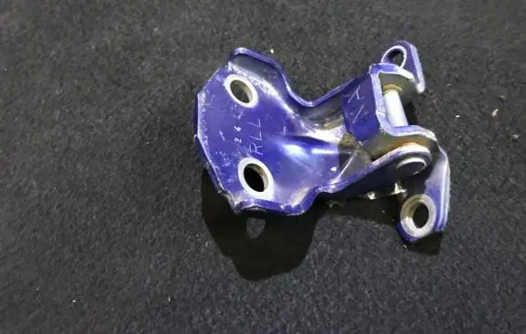 Subaru Forester SG Rear door lower hinge