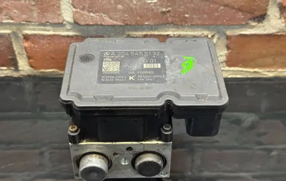Mercedes-Benz C W204 ABS Pump A2044313712 10021203194 203190439208629