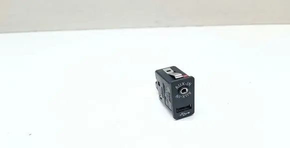 BMW 5 F10 F11 USB socket connector 9237653 84109237653