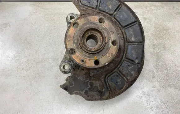 Volkswagen PASSAT B6 Front wheel hub