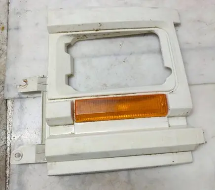 Renault Trafic I Under headlight/headlamp trim 5000421749D 5000462758
