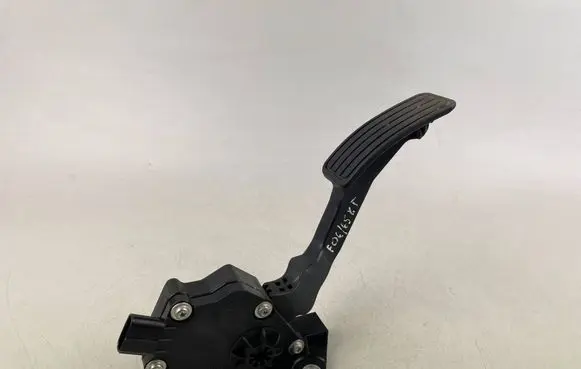 Subaru Forester SG Accelerator throttle pedal 36010SA060 1988007060