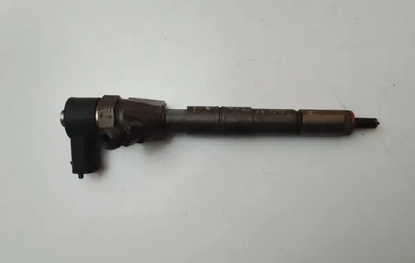 Opel Insignia A Fuel injector 0445110423