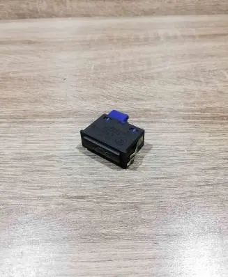 Tailgate opening switch