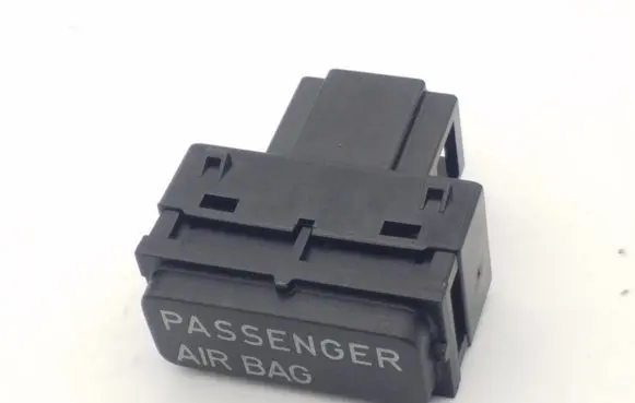 Passenger airbag on/off switch